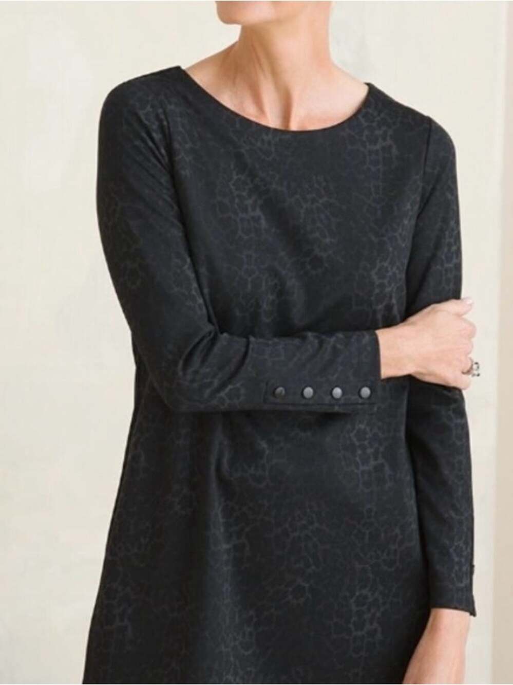 Chico's Tunic Top Women's Size 0 (S) Black Gray Leopard Print Long Sleeve Snaps